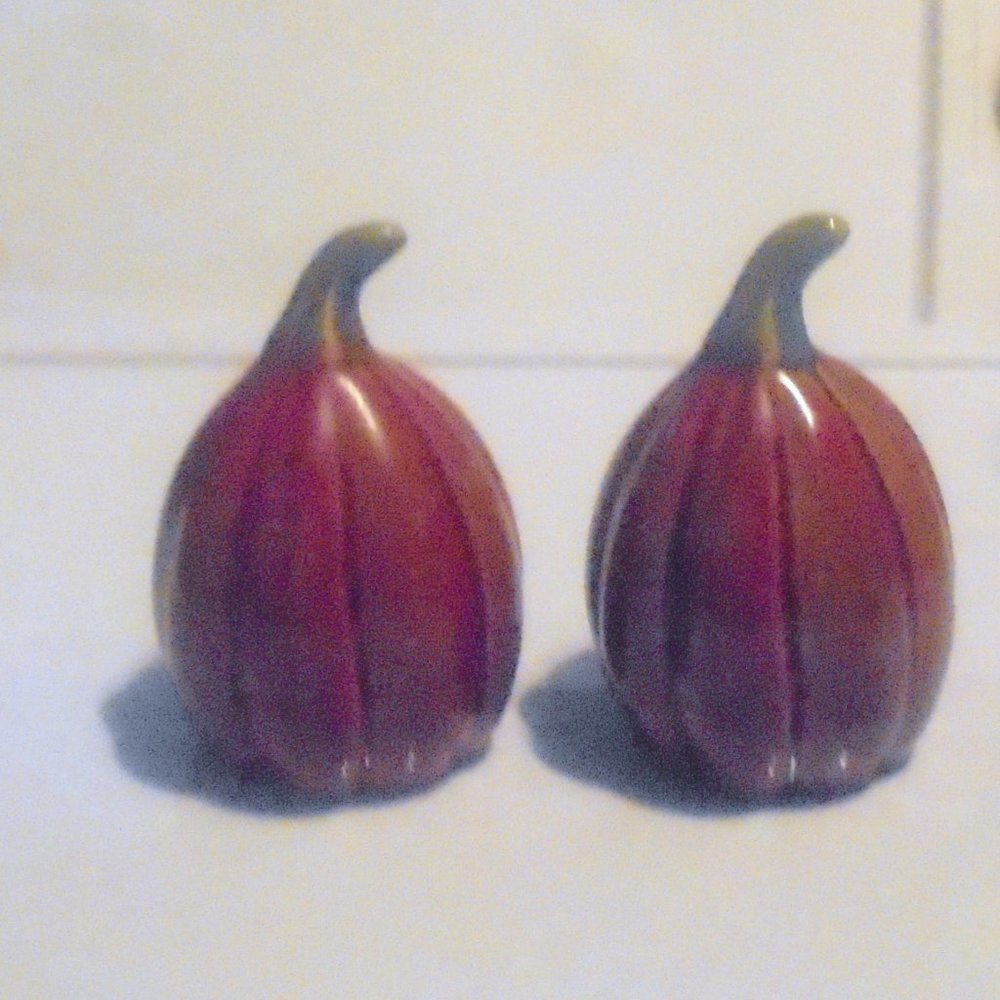 SALT AND PEPPER SHAKERS